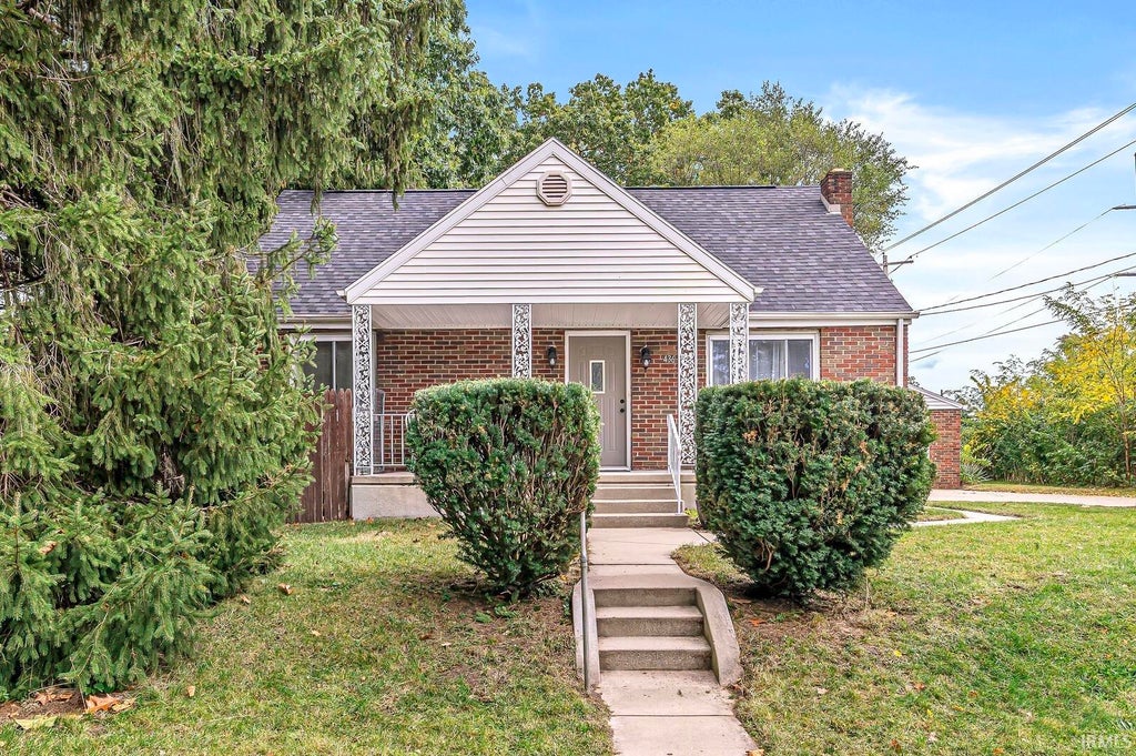 Photo of 436 S 32nd Street, South Bend, IN 46615 (MLS # 202643382)