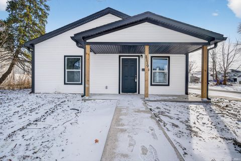 Photo of 1119 W JACKSON Street, Kokomo, IN 46901 (MLS # 202602159)