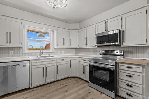 Tiny photo for 5135 W 100 N, Kokomo, IN 46901 (MLS # 202539120)