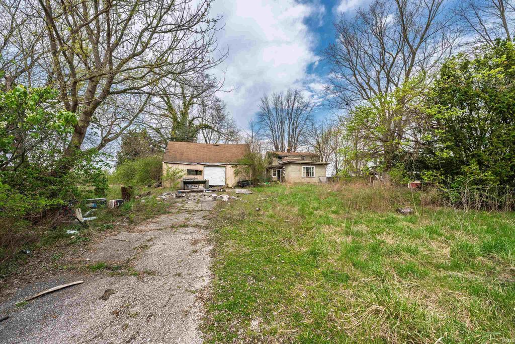 Photo of 2611 E 29th Street, Muncie, IN 47302 (MLS # 202612697)