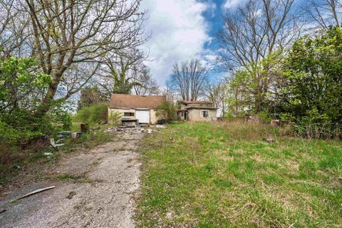 Photo of 2611 E 29th Street, Muncie, IN 47302 (MLS # 202612697)