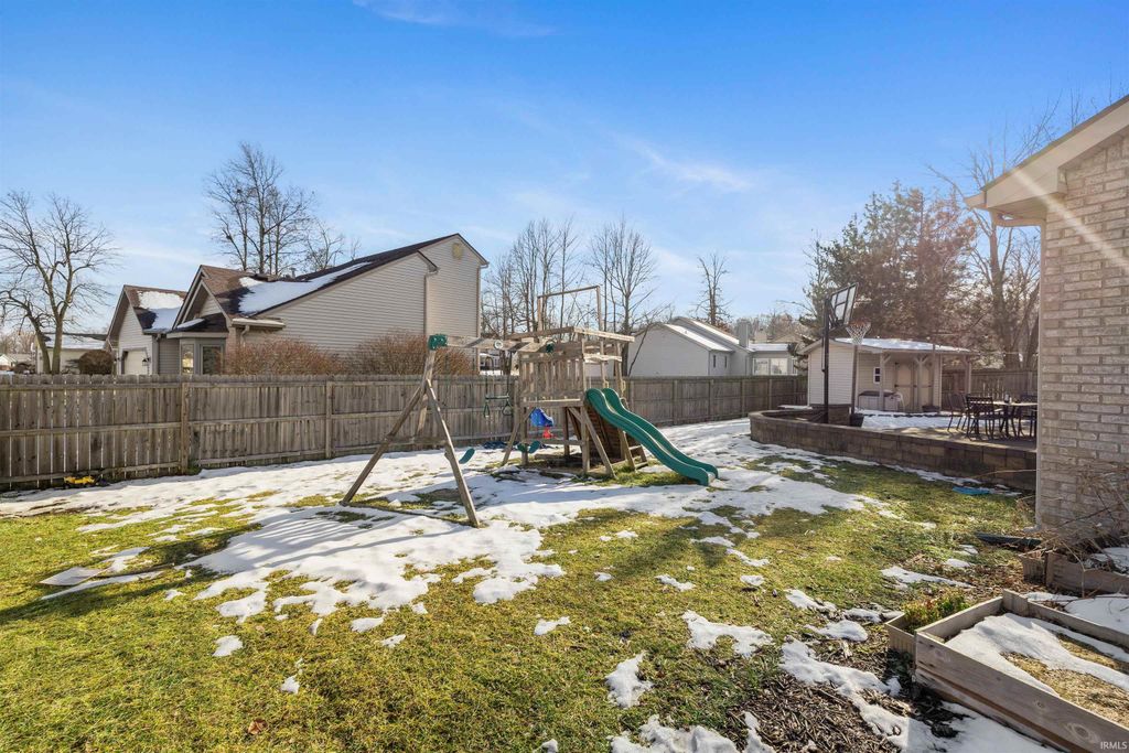 Photo of 9530 Mill Ridge Run, Fort Wayne, IN 46835 (MLS # 202549231)