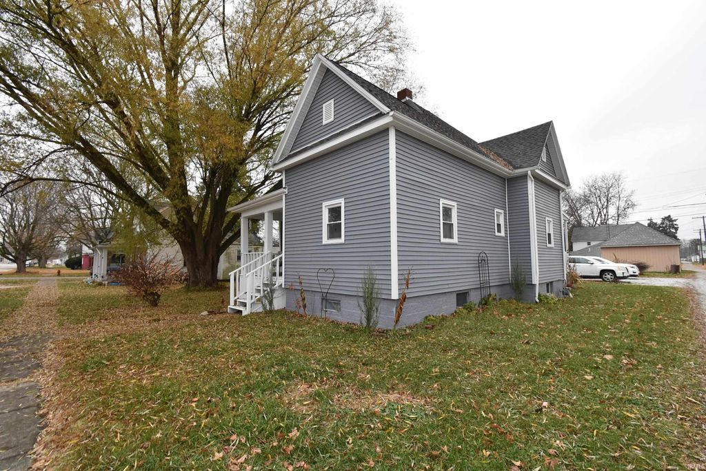 Photo of 403 E 4th Street, Fowler, IN 47944 (MLS # 202547330)