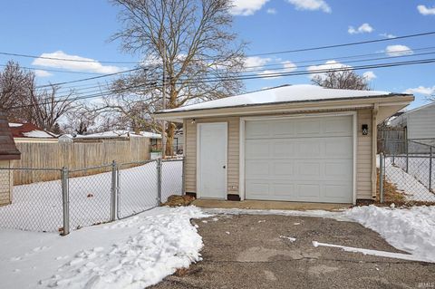 Tiny photo for 2211 N 24th Street, Lafayette, IN 47904 (MLS # 202603644)