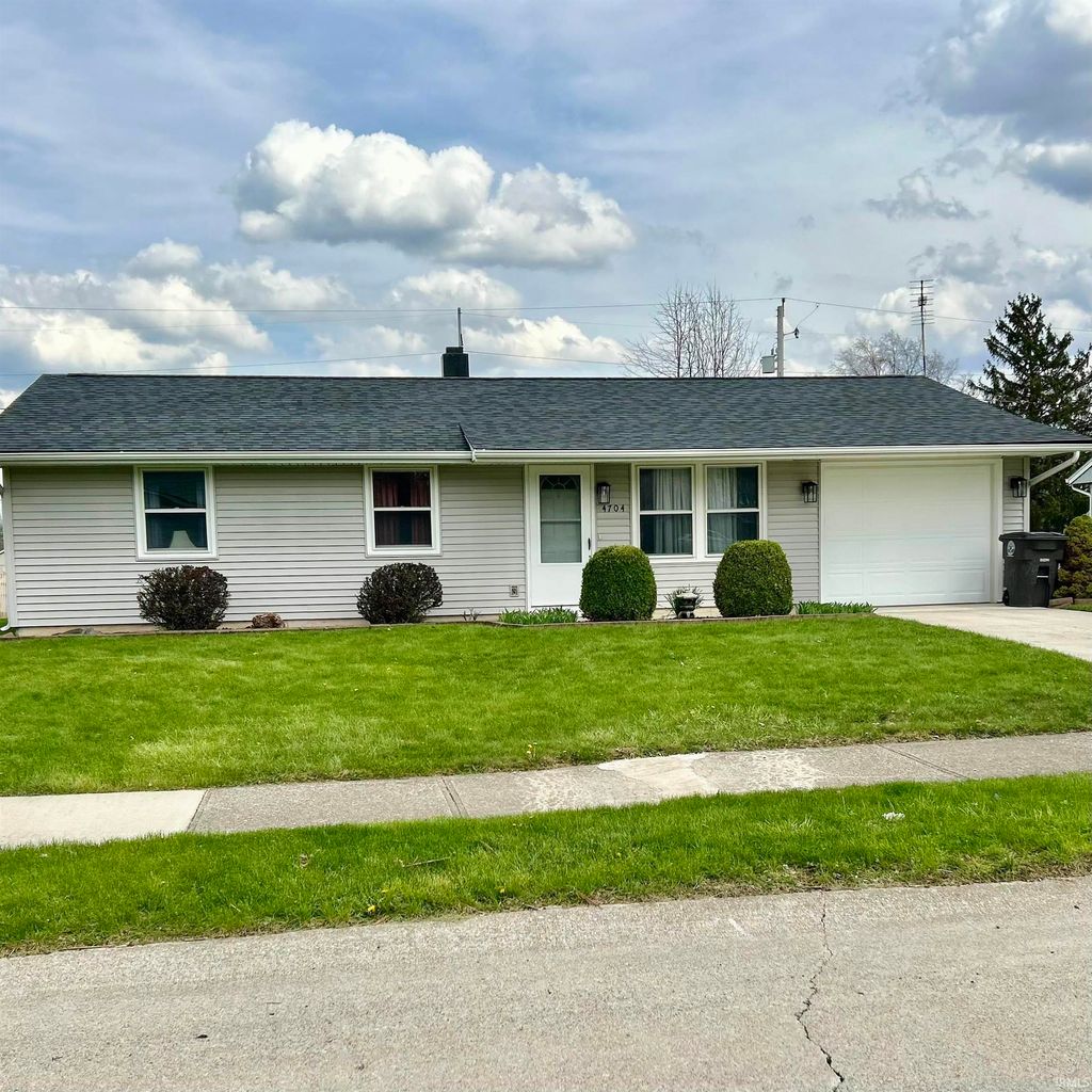 Photo of 4704 Dutchess Lane, Fort Wayne, IN 46835 (MLS # 202612824)