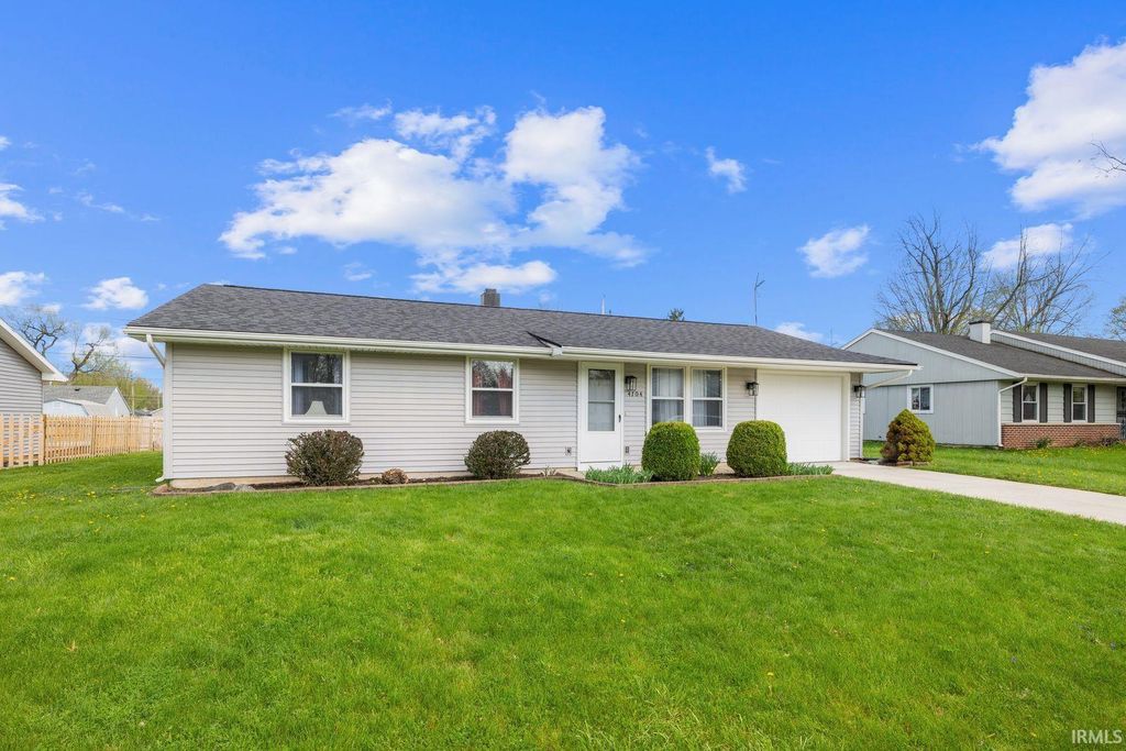 Photo of 4704 Dutchess Lane, Fort Wayne, IN 46835 (MLS # 202612824)