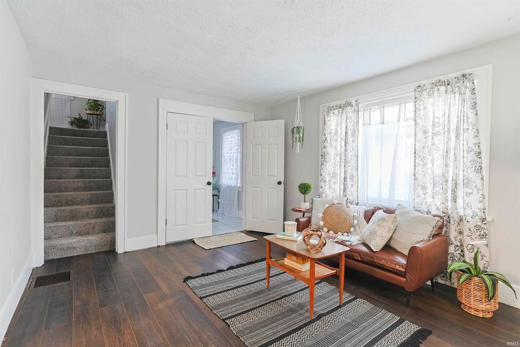 Photo of 811 E Ewing Avenue, South Bend, IN 46613 (MLS # 202602141)