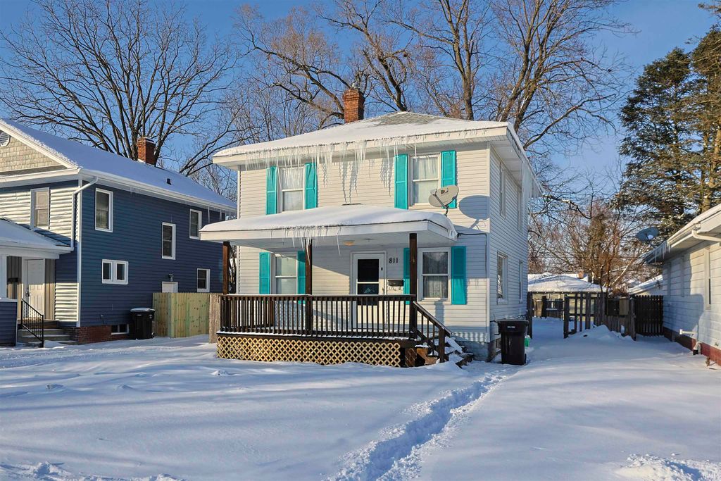 Photo of 811 E Ewing Avenue, South Bend, IN 46613 (MLS # 202602141)