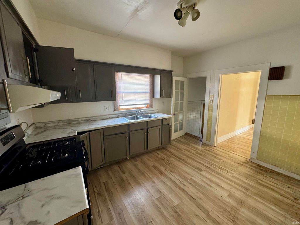 Photo of 721 Bayard Park Drive, Evansville, IN 47713 (MLS # 202626781)