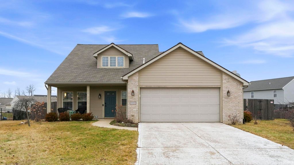 Photo of 1008 Ravenwillow Drive, Huntertown, IN 46748 (MLS # 202605449)