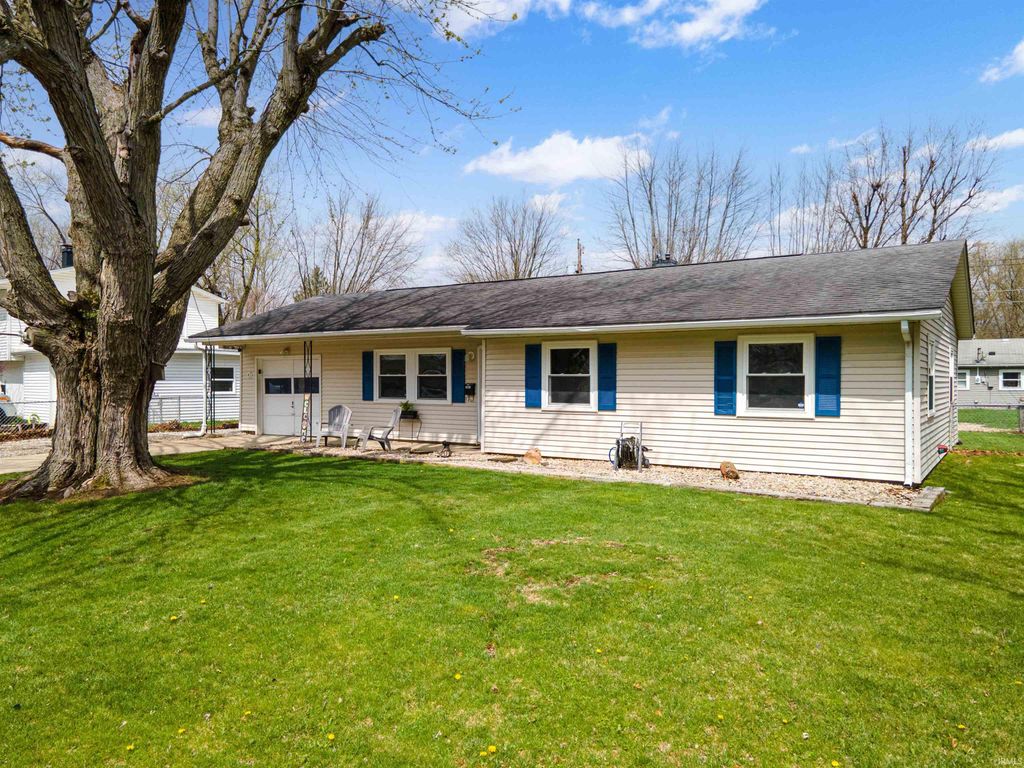 Photo of 1834 Brandon Avenue, Marion, IN 46952 (MLS # 202611532)