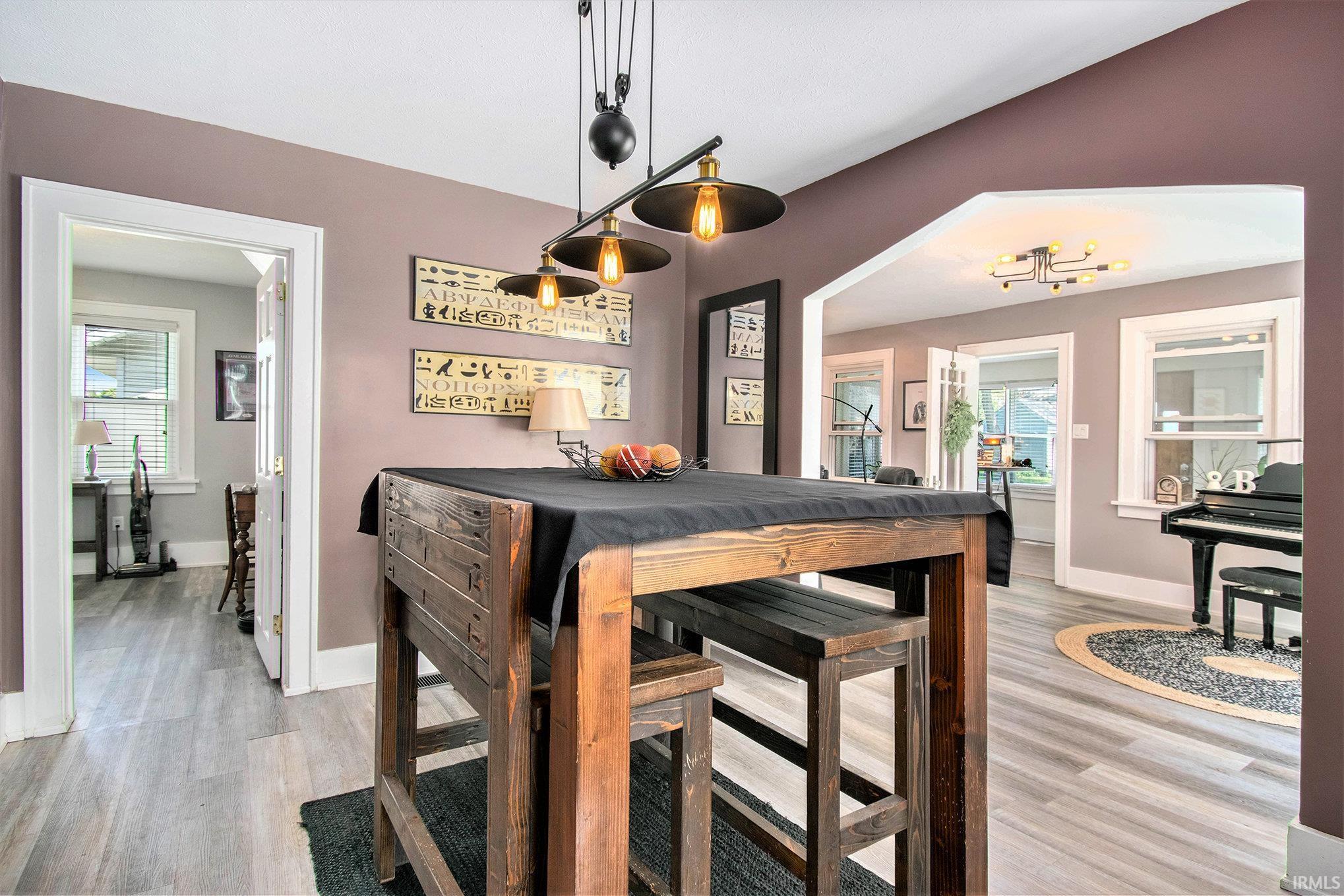 Elkhart, Indiana 46514, United States, 4 Bedrooms Bedrooms, ,2 BathroomsBathrooms,Residential,Pending,154692