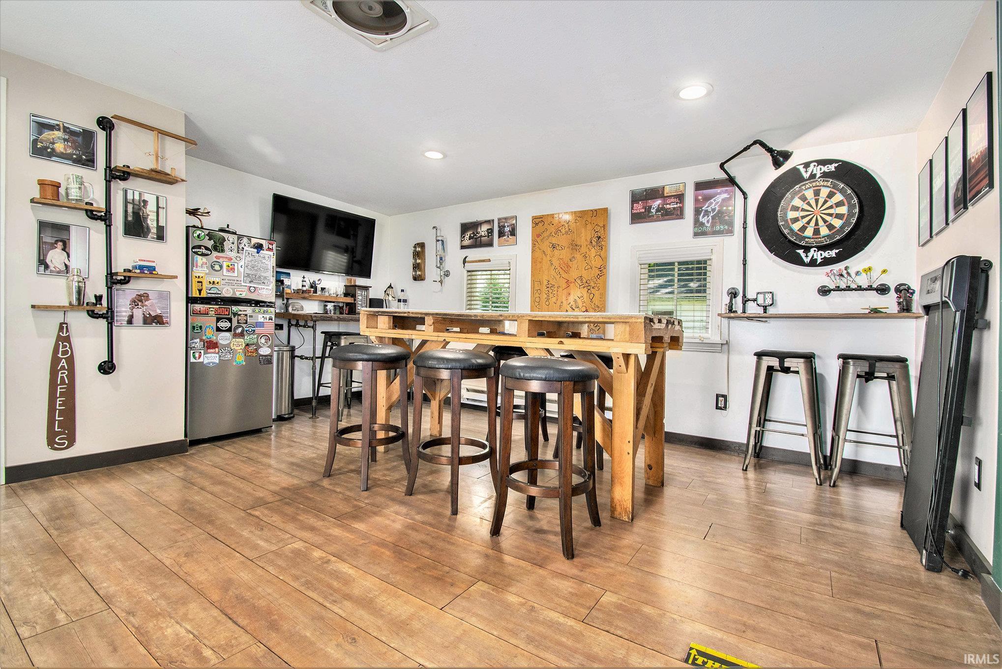 Elkhart, Indiana 46514, United States, 4 Bedrooms Bedrooms, ,2 BathroomsBathrooms,Residential,Pending,154692