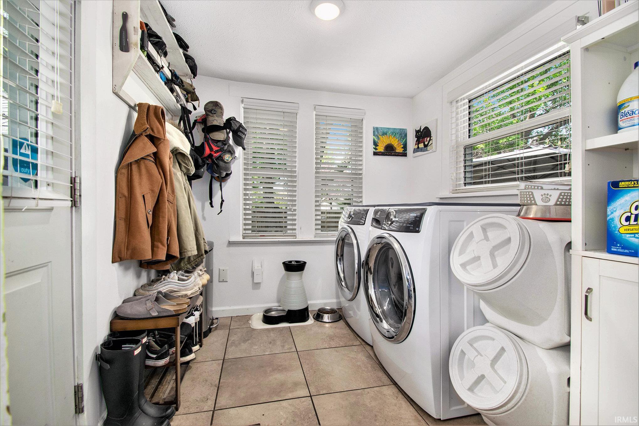 Elkhart, Indiana 46514, United States, 4 Bedrooms Bedrooms, ,2 BathroomsBathrooms,Residential,Pending,154692