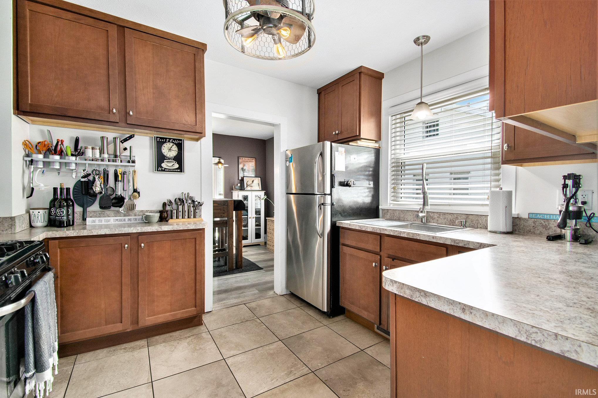 Elkhart, Indiana 46514, United States, 4 Bedrooms Bedrooms, ,2 BathroomsBathrooms,Residential,Pending,154692