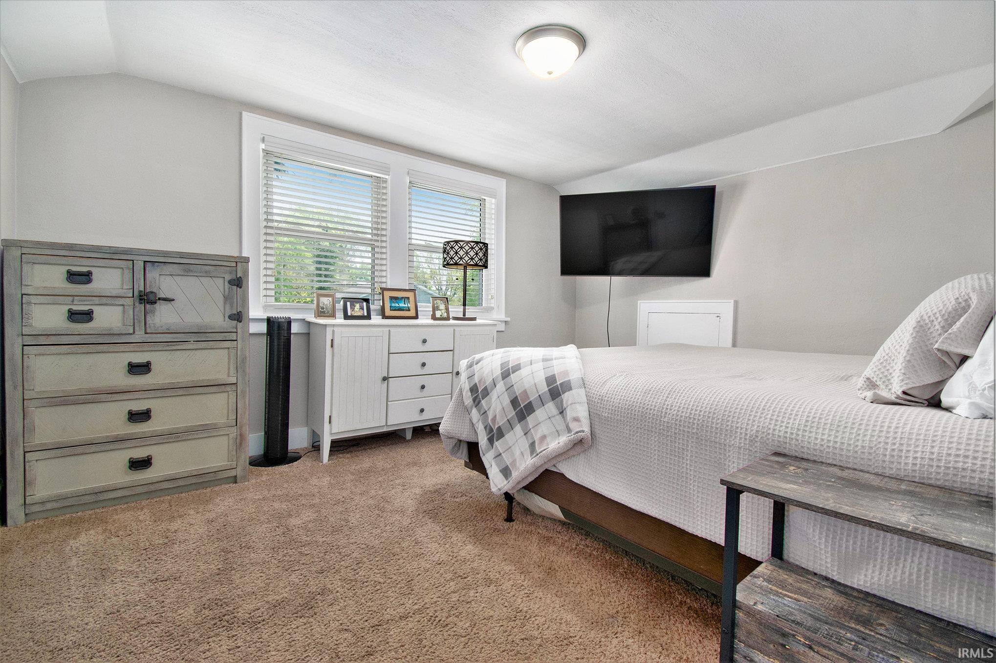 Elkhart, Indiana 46514, United States, 4 Bedrooms Bedrooms, ,2 BathroomsBathrooms,Residential,Pending,154692