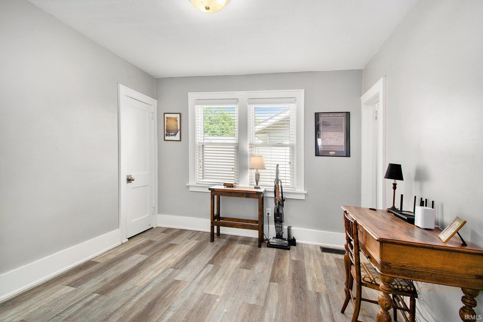 Elkhart, Indiana 46514, United States, 4 Bedrooms Bedrooms, ,2 BathroomsBathrooms,Residential,Pending,154692