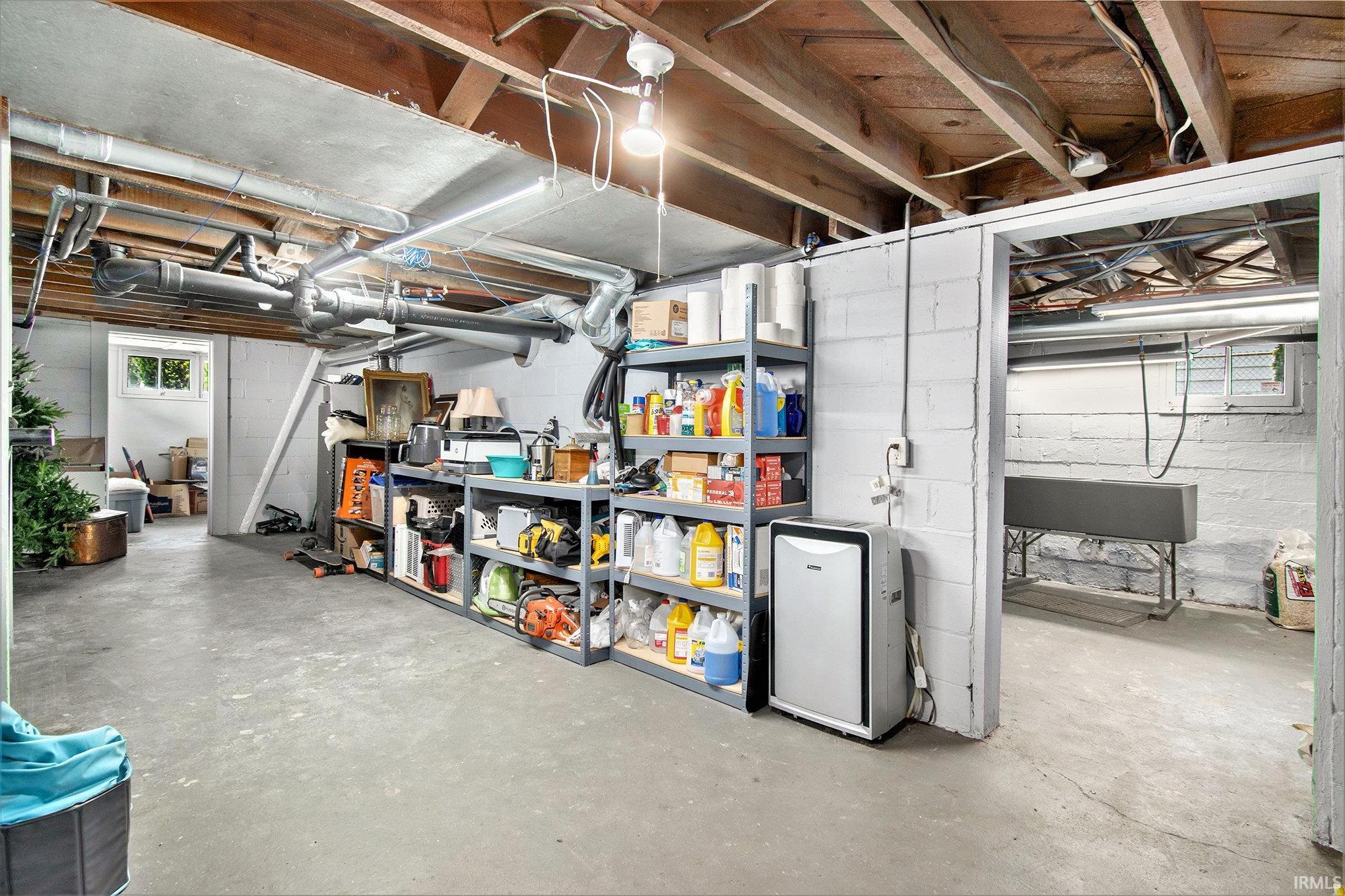 Elkhart, Indiana 46514, United States, 4 Bedrooms Bedrooms, ,2 BathroomsBathrooms,Residential,Pending,154692