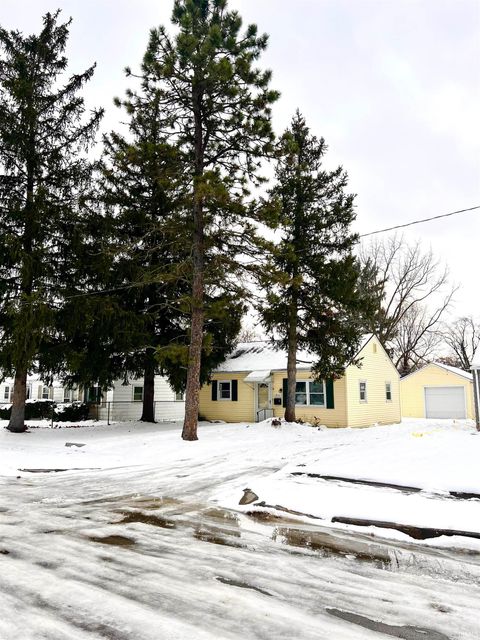 Tiny photo for 1933 W 4th Street, Fort Wayne, IN 46808 (MLS # 202604967)