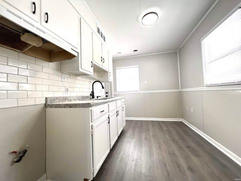 Tiny photo for 1933 W 4th Street, Fort Wayne, IN 46808 (MLS # 202604967)