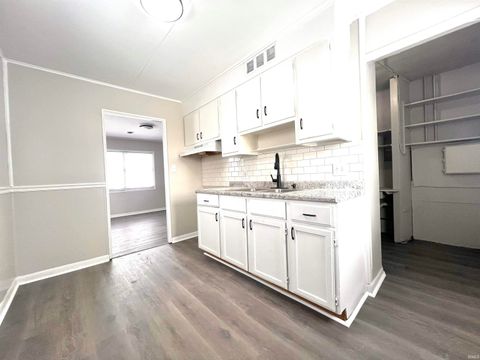 Tiny photo for 1933 W 4th Street, Fort Wayne, IN 46808 (MLS # 202604967)