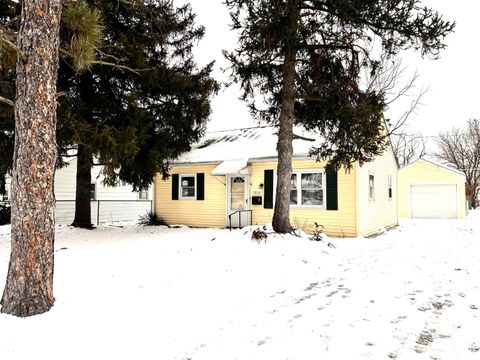 Photo of 1933 W 4th Street, Fort Wayne, IN 46808 (MLS # 202604967)
