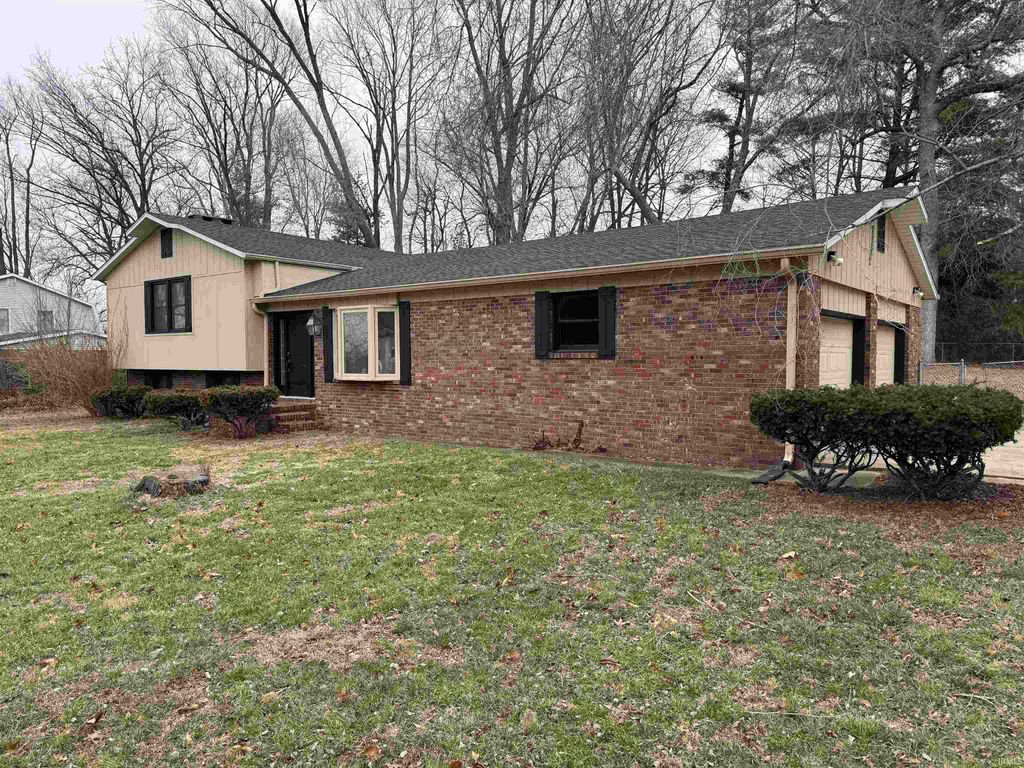 Photo of 1718 Ridgeway Avenue, Vincennes, IN 47591 (MLS # 202602353)