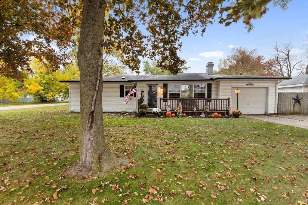 Photo of 59579 Dushane Avenue, Elkhart, IN 46517 (MLS # 202644927)