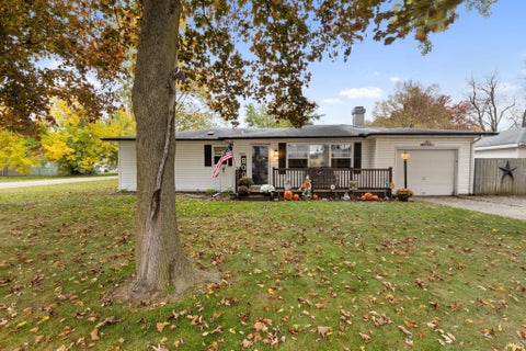 Tiny photo for 59579 Dushane Avenue, Elkhart, IN 46517 (MLS # 202644927)