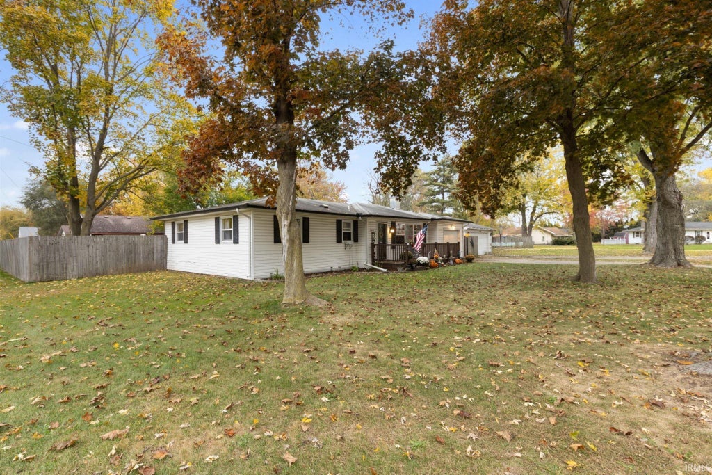 Photo of 59579 Dushane Avenue, Elkhart, IN 46517 (MLS # 202644927)