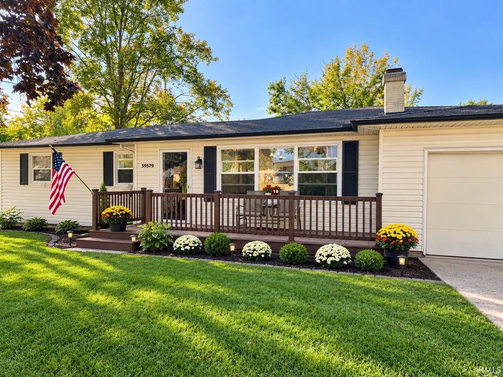 Photo of 59579 Dushane Avenue, Elkhart, IN 46517 (MLS # 202644927)