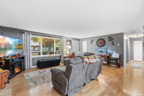 Tiny photo for 59579 Dushane Avenue, Elkhart, IN 46517 (MLS # 202644927)