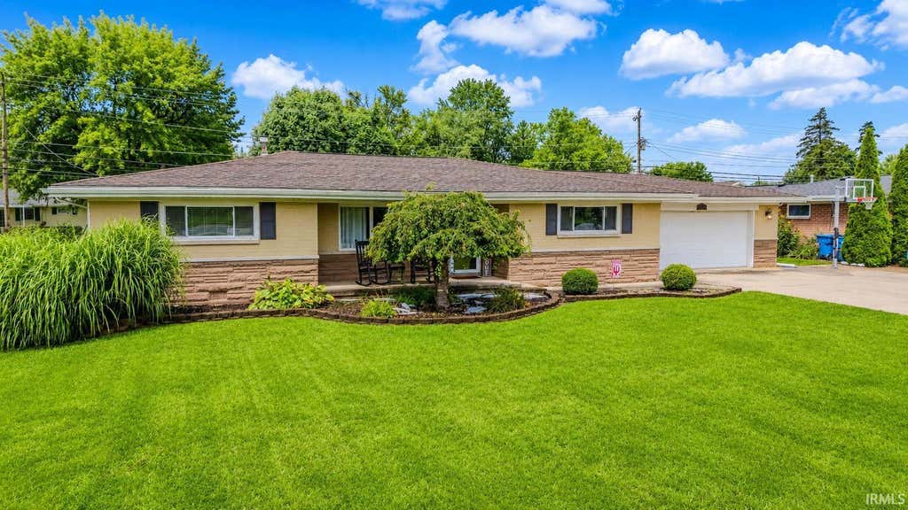 Photo of 616 E Main Street, Gas City, IN 46933 (MLS # 202634269)