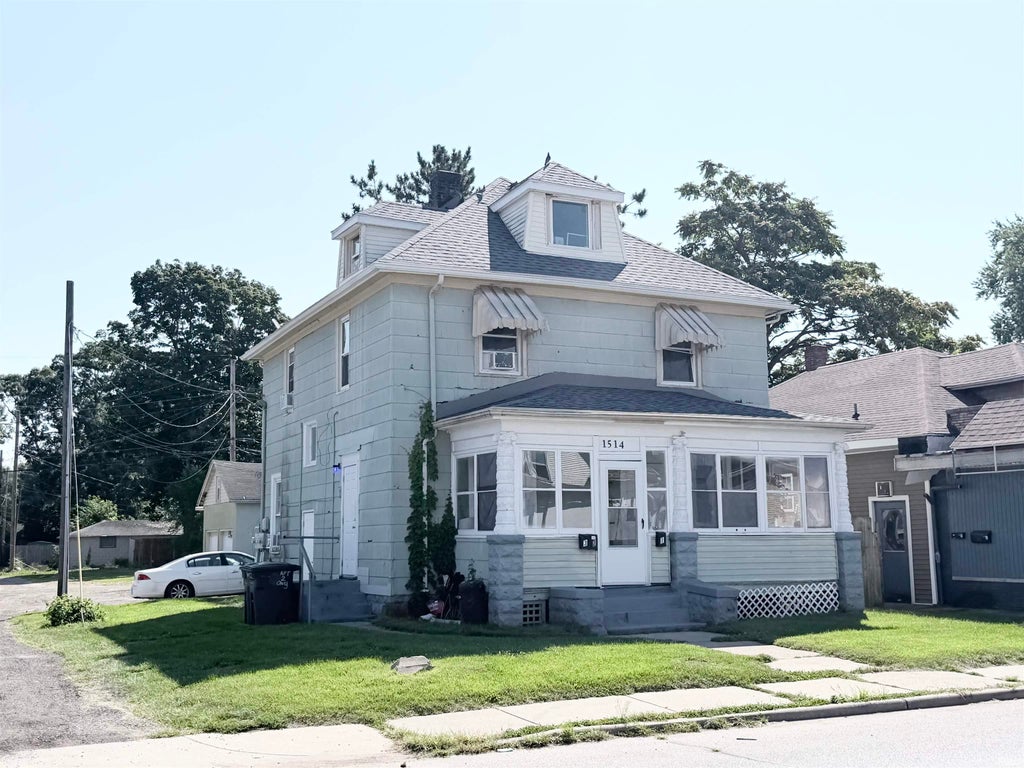 Photo of 1514 Miami Street, South Bend, IN 46613 (MLS # 202635556)