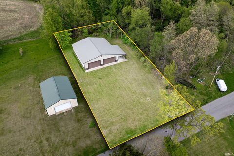 Tiny photo for 5224 E Quiet Water Court, Monticello, IN 47960 (MLS # 202615839)