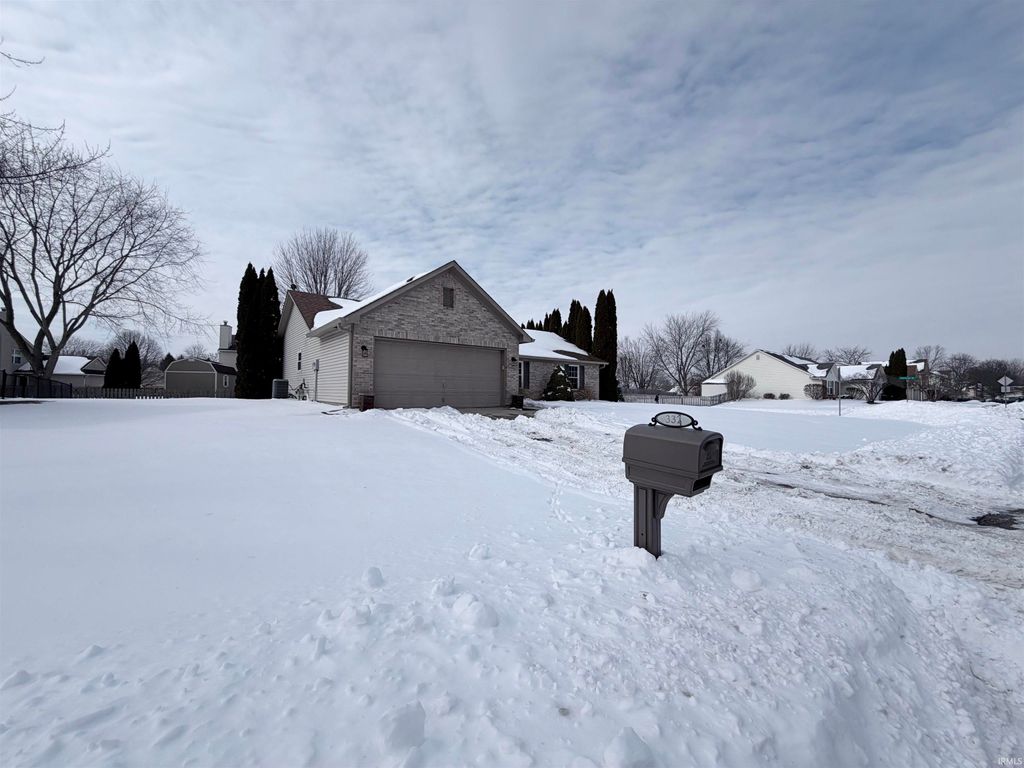 Photo of 332 Austin Drive, Avon, IN 46123 (MLS # 202603430)