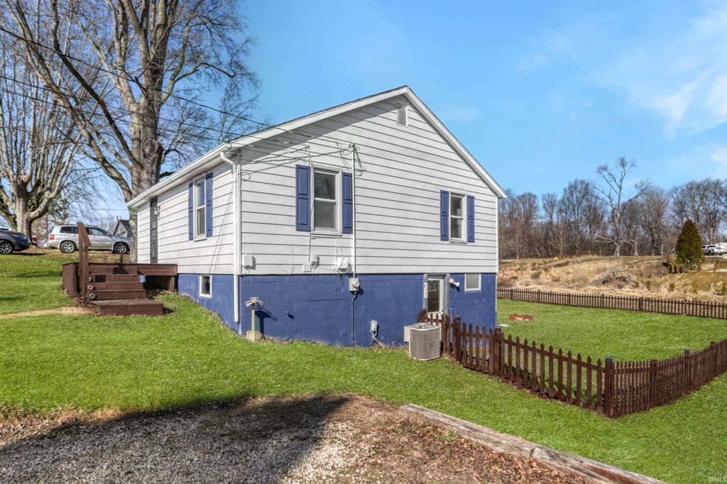 Photo of 4333 Barton Lane, Evansville, IN 47720 (MLS # 202604956)