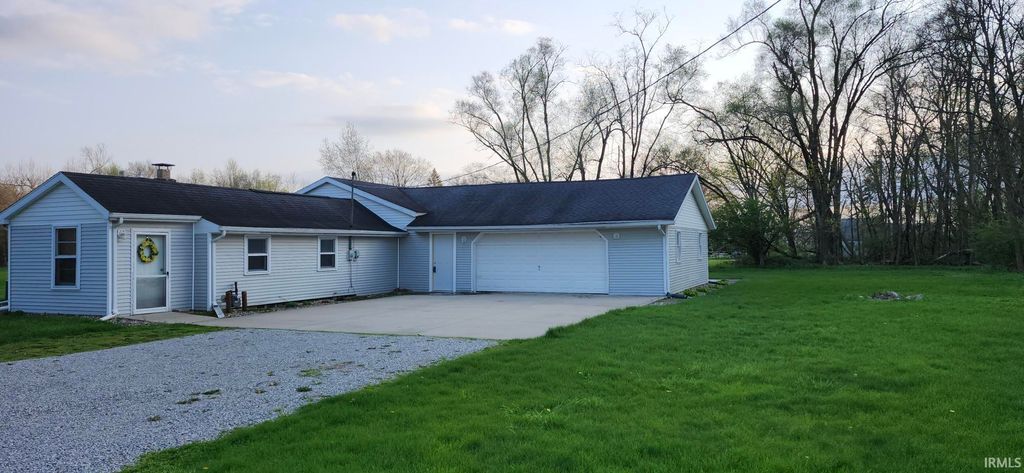 Photo of 53515 County Road 5, Elkhart, IN 46514 (MLS # 202613288)
