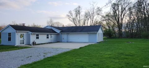 Photo of 53515 County Road 5, Elkhart, IN 46514 (MLS # 202613288)