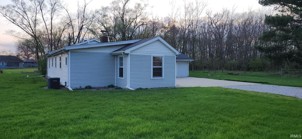 Photo of 53515 County Road 5, Elkhart, IN 46514 (MLS # 202613288)