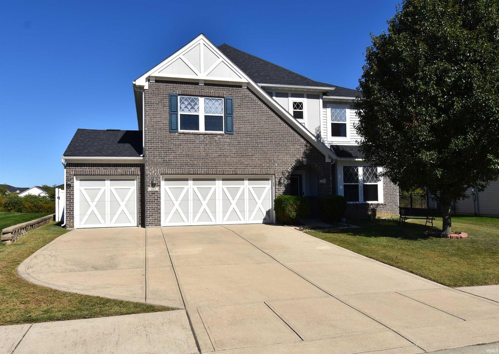 Photo of 603 S Bobcat Bend, Bloomington, IN 47403 (MLS # 202641352)