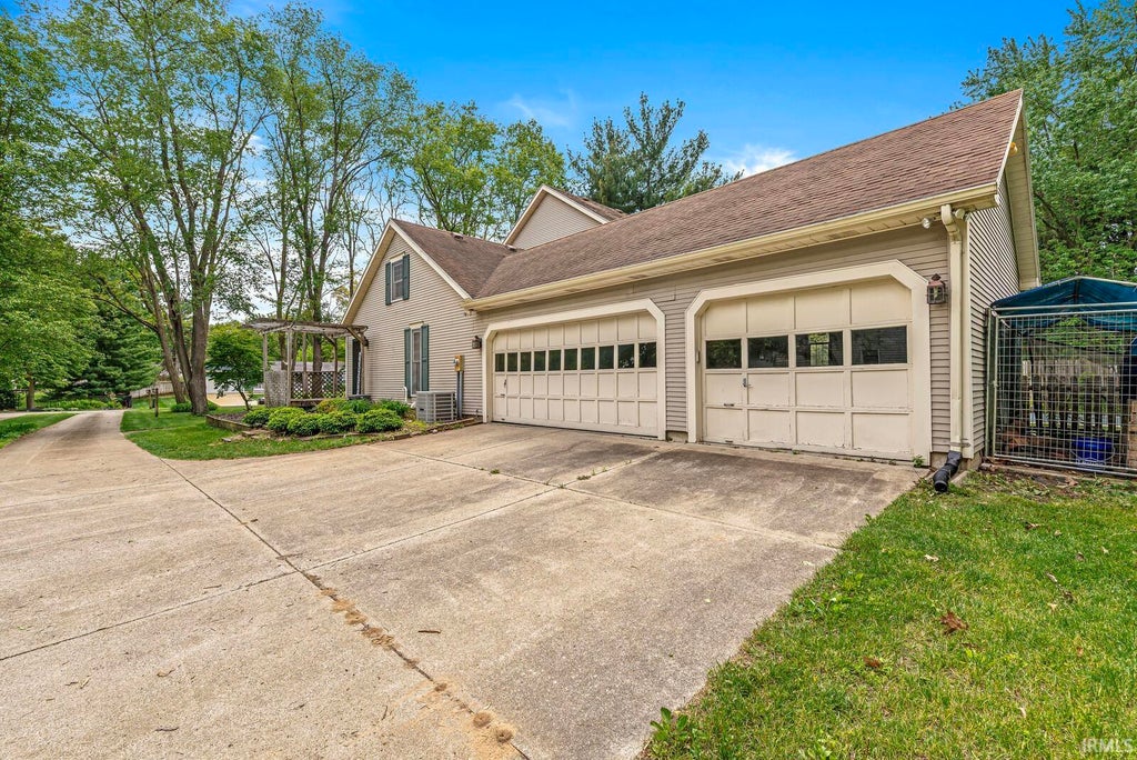 Photo of 23057 Sheri Lane, Elkhart, IN 46514 (MLS # 202618216)