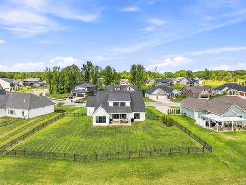 Tiny photo for 610 Sandringham Pass, Fort Wayne, IN 46845 (MLS # 202635205)