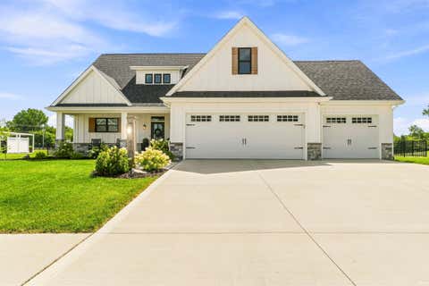 Tiny photo for 610 Sandringham Pass, Fort Wayne, IN 46845 (MLS # 202635205)