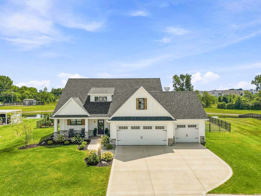 Photo of 610 Sandringham Pass, Fort Wayne, IN 46845 (MLS # 202635205)