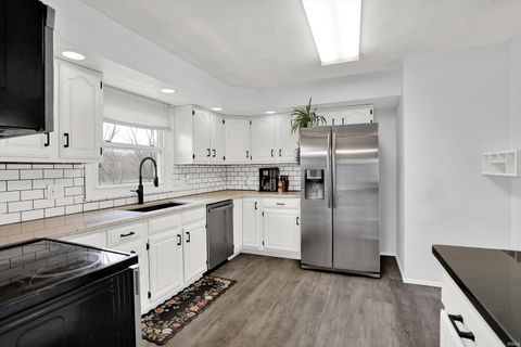 Tiny photo for 1609 Greenacres Drive, Kokomo, IN 46901 (MLS # 202611255)