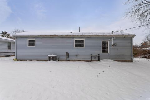 Tiny photo for 2137 N Waugh Street, Kokomo, IN 46901 (MLS # 202548061)
