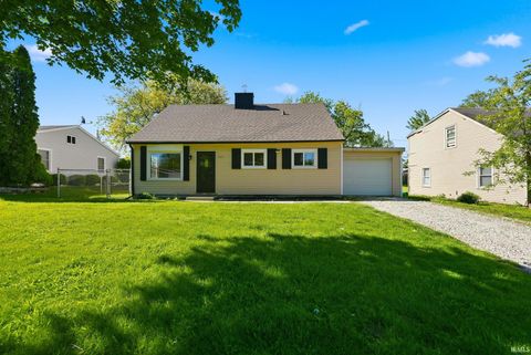 Tiny photo for 409 W Cox Drive, Fort Wayne, IN 46807 (MLS # 202618489)