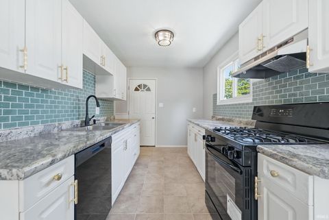 Tiny photo for 409 W Cox Drive, Fort Wayne, IN 46807 (MLS # 202618489)