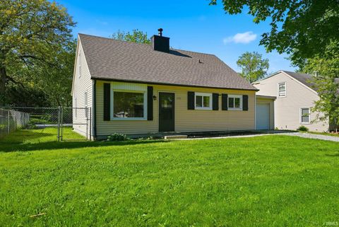 Photo of 409 W Cox Drive, Fort Wayne, IN 46807 (MLS # 202618489)